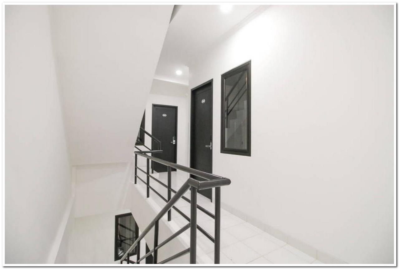 Reddoorz @ Ruko Itc Roxy Mas Hotel Jakarta Exterior photo